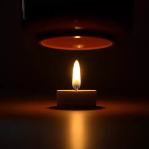 Jak ogrzać pokój za pomocą małej świeczki